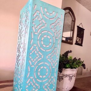 Blue patterned lamp shade!